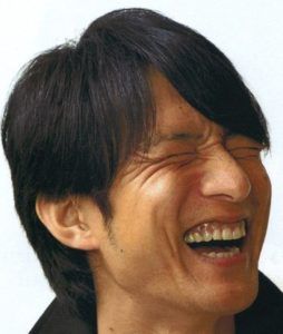 桜井和寿さんの笑顔の写真