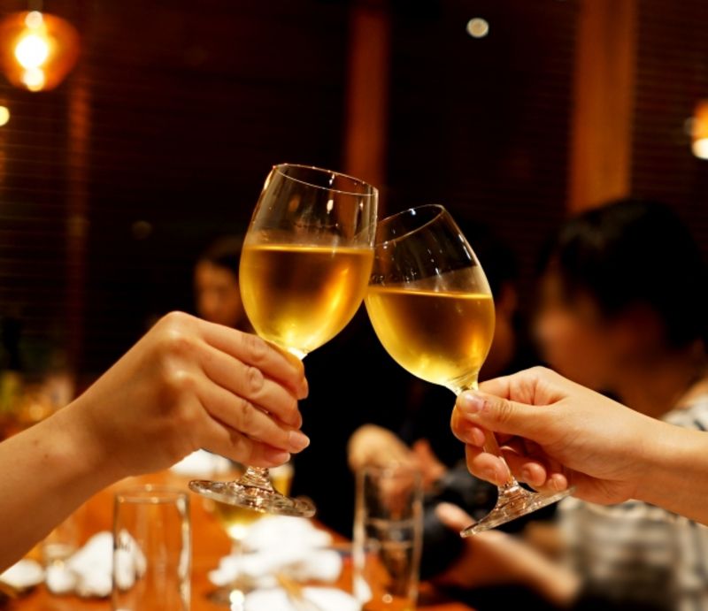 Dine(ダイン)で出会った女性とデートしている写真